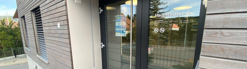 Sozialdienst Eingangstüre 32zu9 Sozialdienst Eingangstüre 32zu9