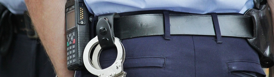 Polizist 32zu9 Polizist 32zu9