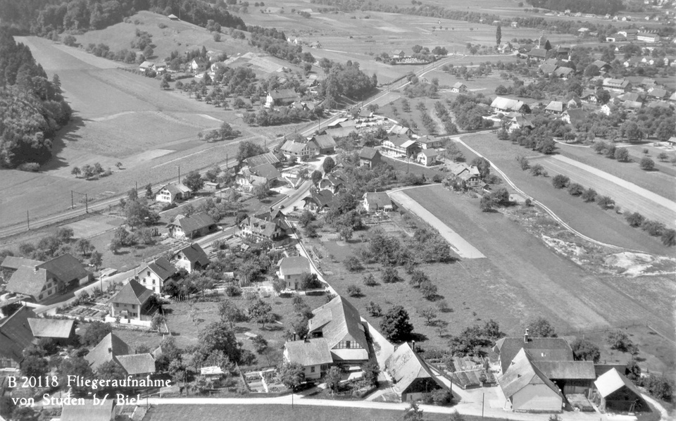 053 Luftaufnahme von Studen 1950